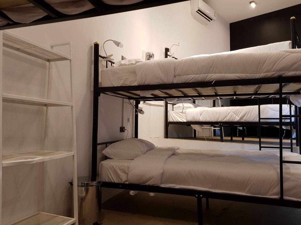 Paradise Beach Backpackers Hostel Patong Exterior photo