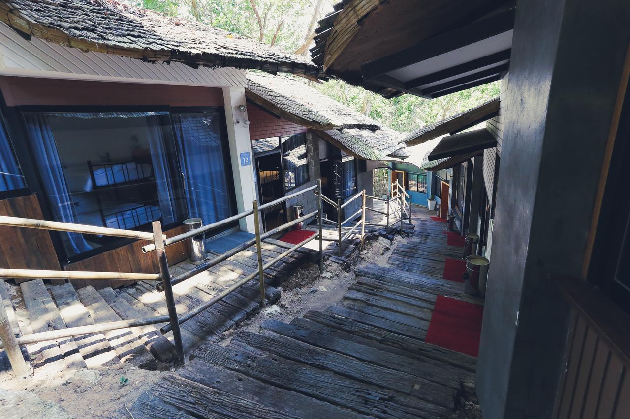Paradise Beach Backpackers Hostel Patong Exterior photo